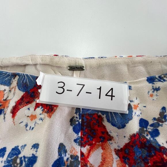 Free People Shorts Womens 4 Cream Blue Red Floral Print Lightweight Summer Boho - Picture 5 of 5